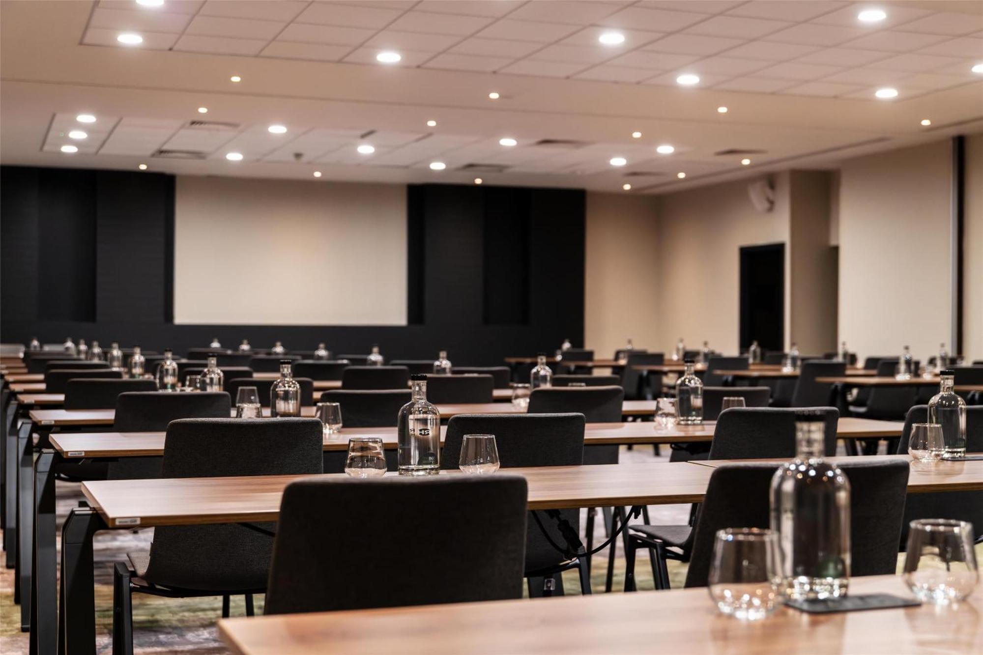 Radisson Hotel Manchester City Centre, A Verified Net Zero Hotel Esterno foto