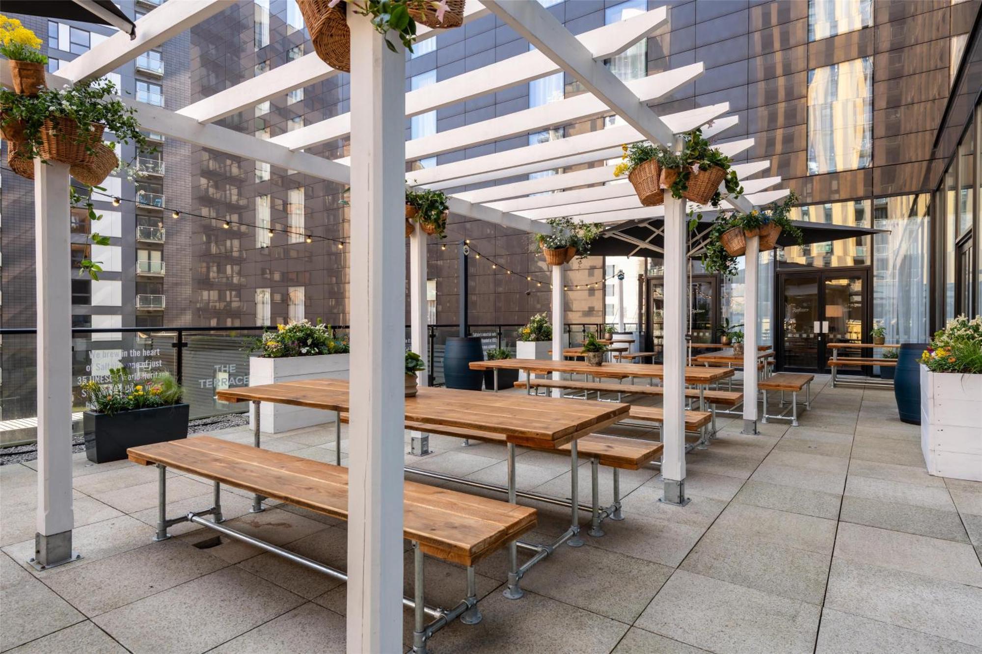 Radisson Hotel Manchester City Centre, A Verified Net Zero Hotel Esterno foto
