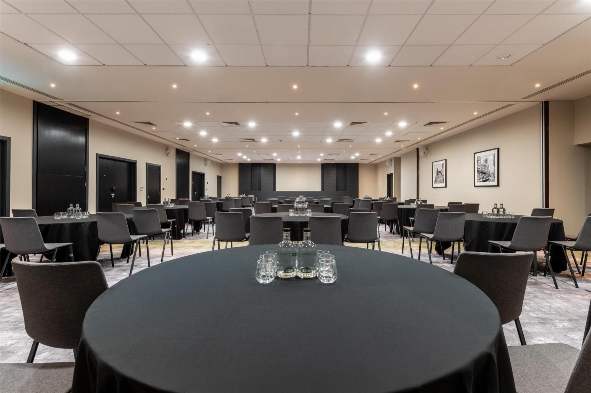 Radisson Hotel Manchester City Centre, A Verified Net Zero Hotel Esterno foto
