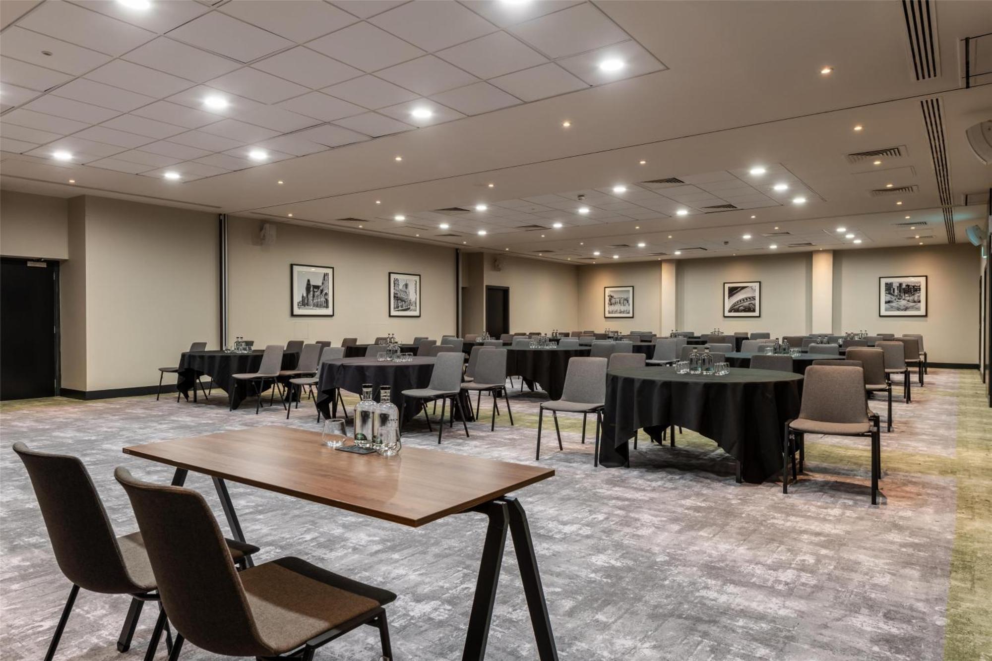 Radisson Hotel Manchester City Centre, A Verified Net Zero Hotel Esterno foto