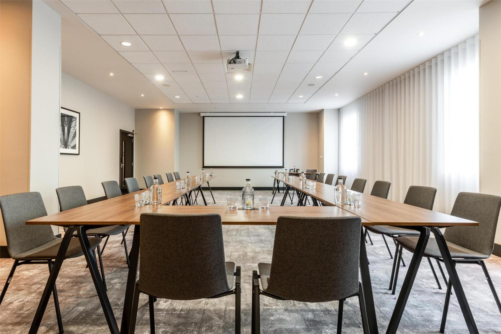 Radisson Hotel Manchester City Centre, A Verified Net Zero Hotel Esterno foto