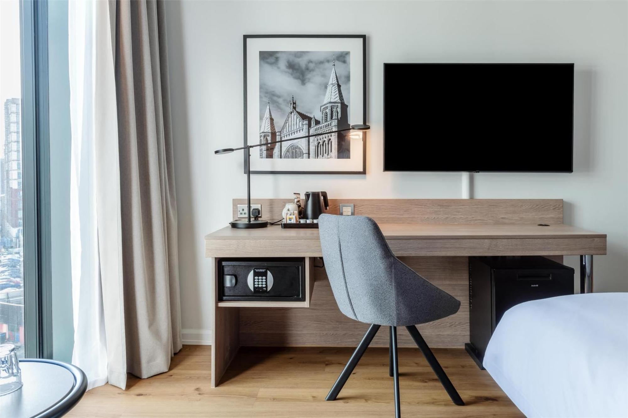 Radisson Hotel Manchester City Centre, A Verified Net Zero Hotel Esterno foto