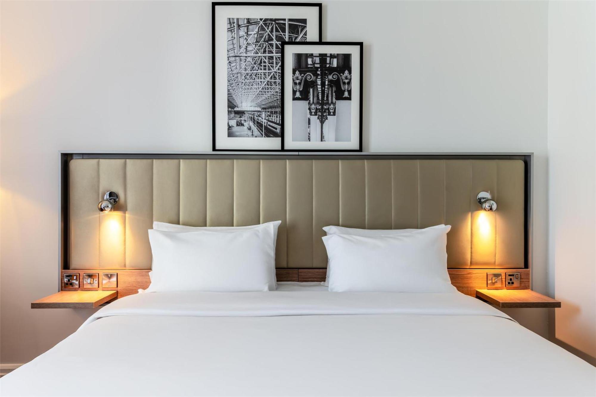 Radisson Hotel Manchester City Centre, A Verified Net Zero Hotel Esterno foto