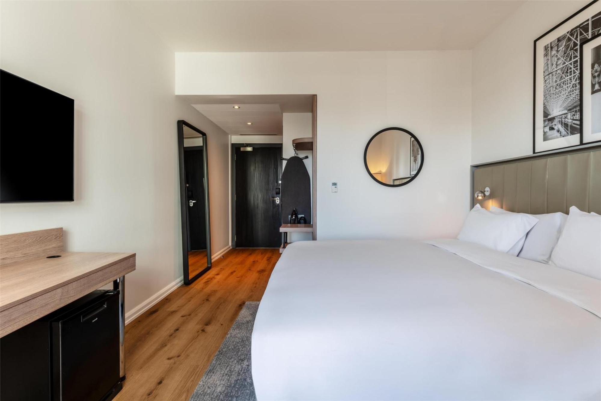Radisson Hotel Manchester City Centre, A Verified Net Zero Hotel Esterno foto