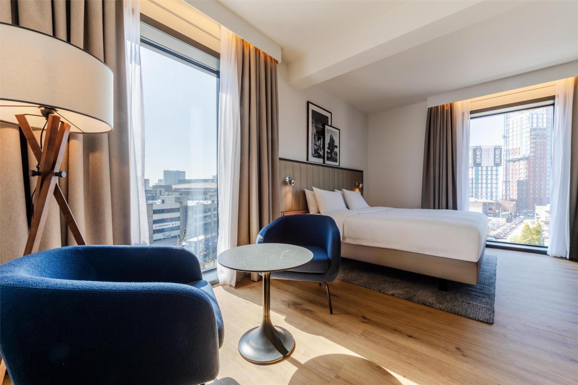 Radisson Hotel Manchester City Centre, A Verified Net Zero Hotel Esterno foto
