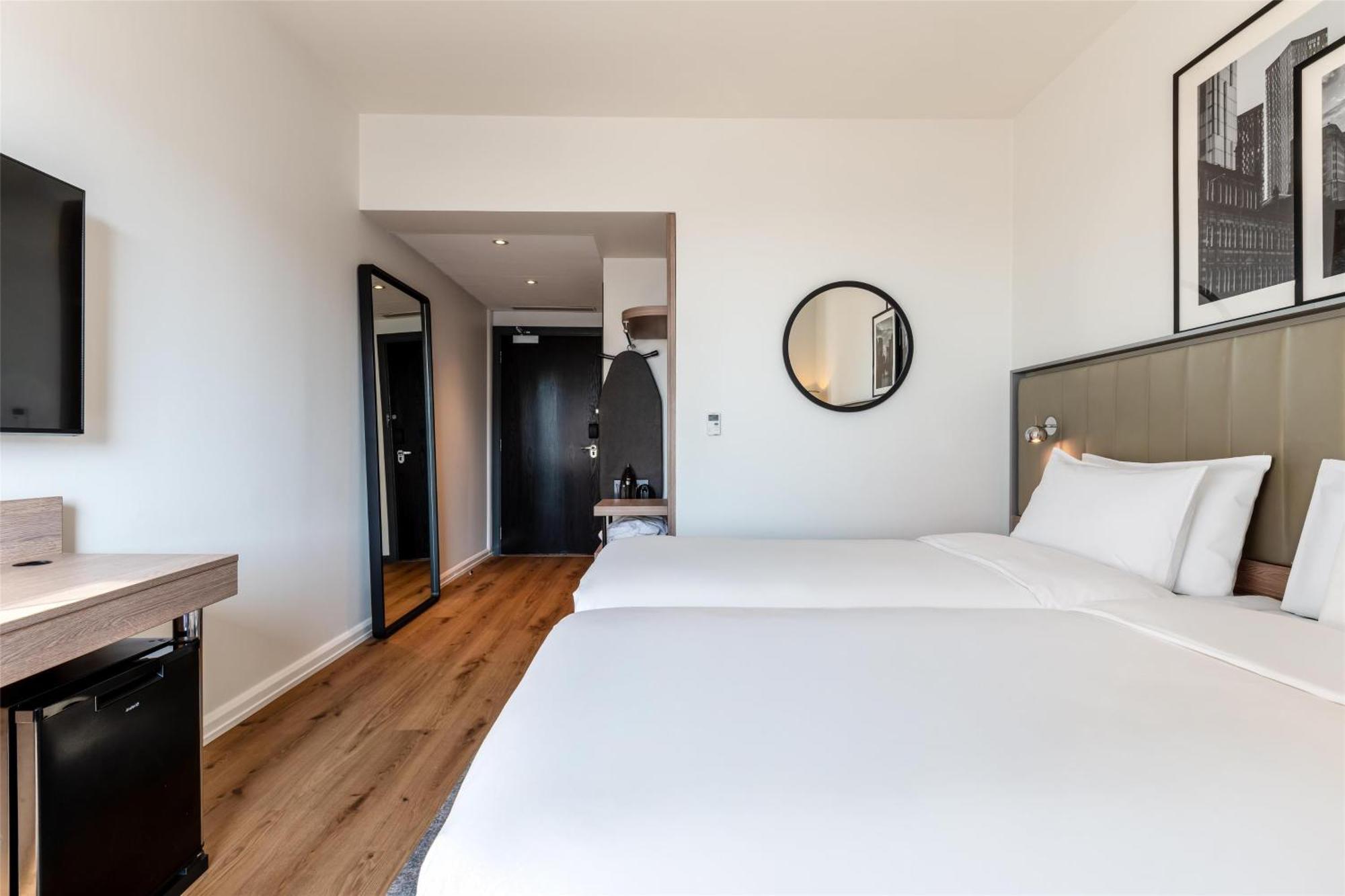 Radisson Hotel Manchester City Centre, A Verified Net Zero Hotel Esterno foto
