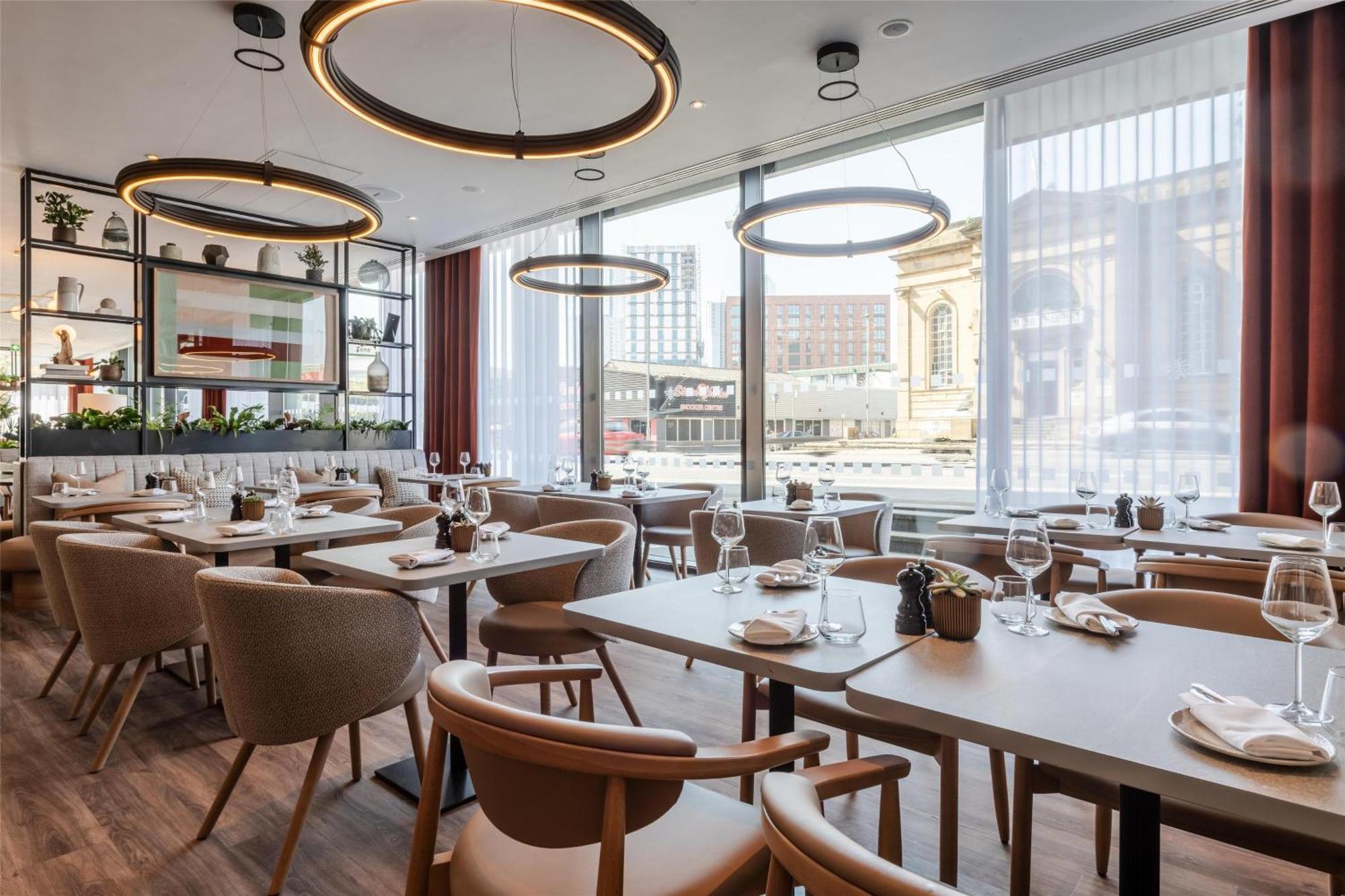 Radisson Hotel Manchester City Centre, A Verified Net Zero Hotel Esterno foto