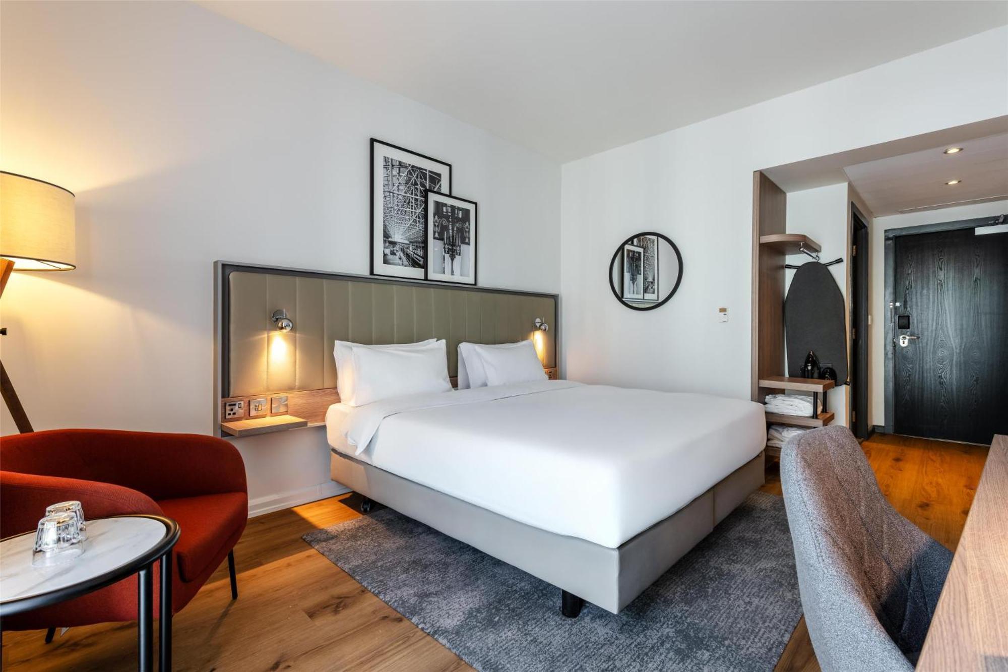 Radisson Hotel Manchester City Centre, A Verified Net Zero Hotel Esterno foto