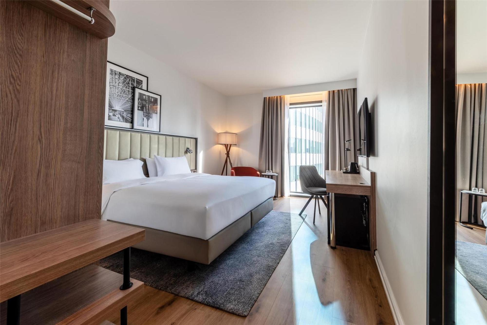 Radisson Hotel Manchester City Centre, A Verified Net Zero Hotel Esterno foto