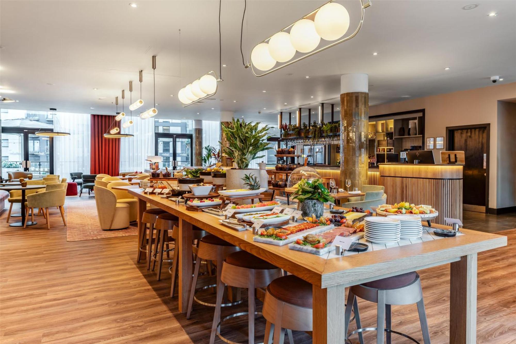 Radisson Hotel Manchester City Centre, A Verified Net Zero Hotel Esterno foto